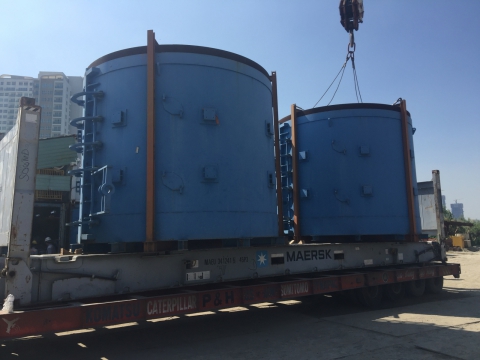 TẢI HÀNG LÊN CONTAINER VÀ CHẰNG BUỘC HÀNG KHUÔN ĐƯỜNG ỐNG BETON